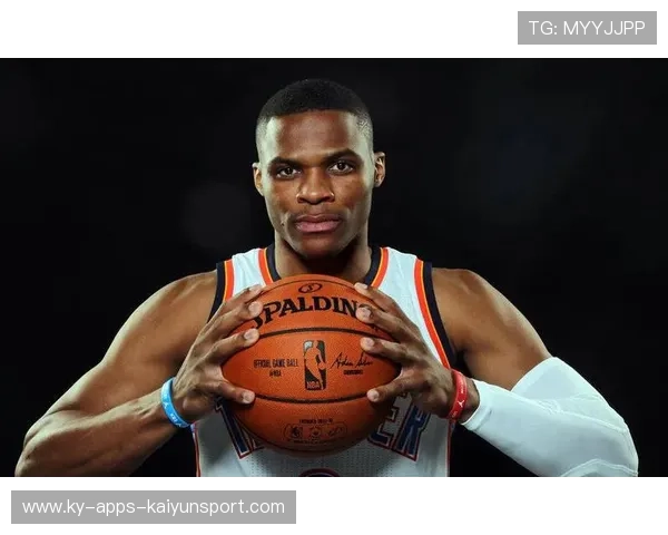 底薪威少连续三场20+，再次展现出色表现，威少今年薪资