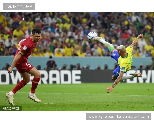 辽宁铁人定位球战术屡次奏效，严鼎皓助攻队友凌空抽射破门